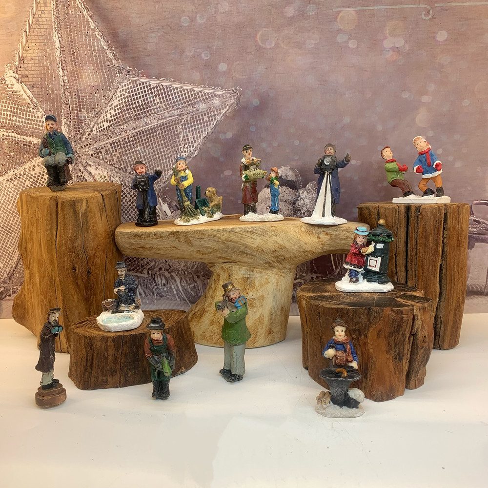 Vintage Collectible Ornaments - تماثيل صغيرة من الراتنج على شكل