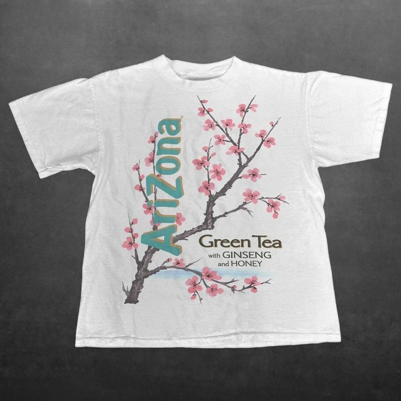 Collectible Vintage T Shirts - تي شيرت مطبوع عليه زهر الكرز