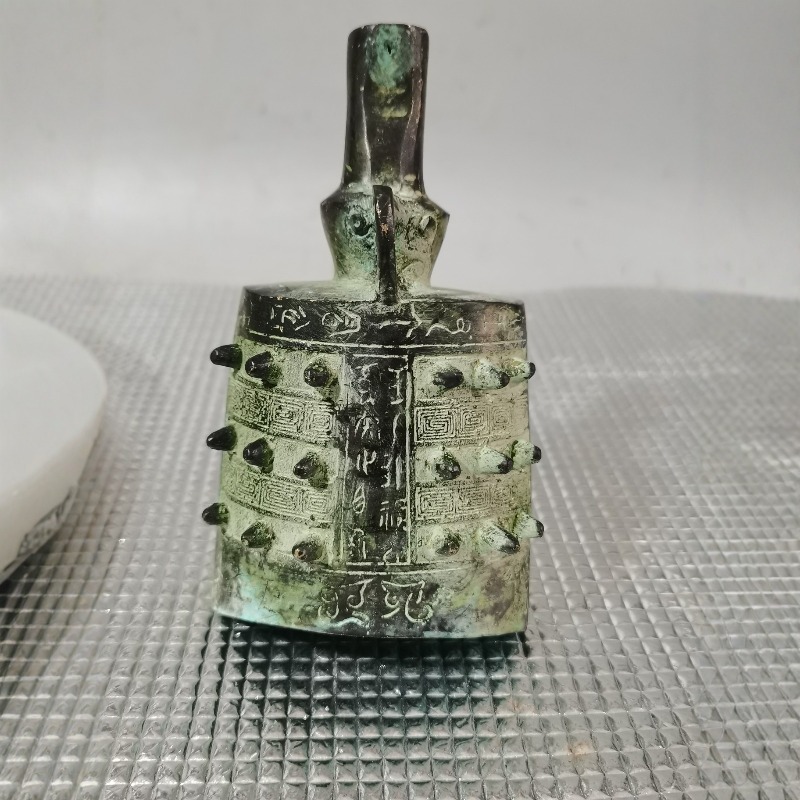جرس معدني عتيق بلون أخضر مصدئ، - مراجعة Vintage Collectible Bells وسعره