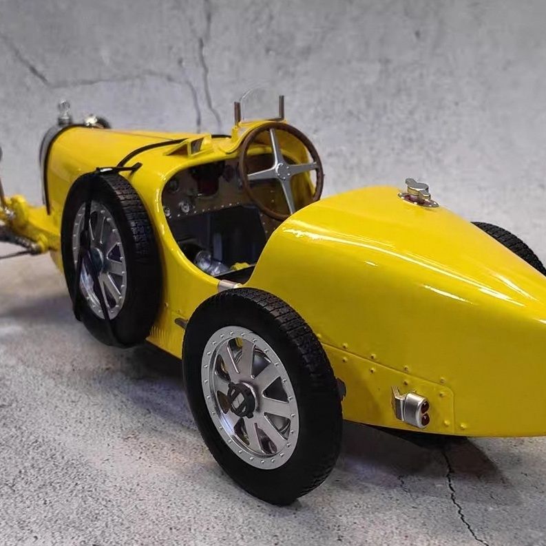 نموذج سيارة بوجاتي T35 الكلاسي - مراجعة Vintage And Collectible وسعره